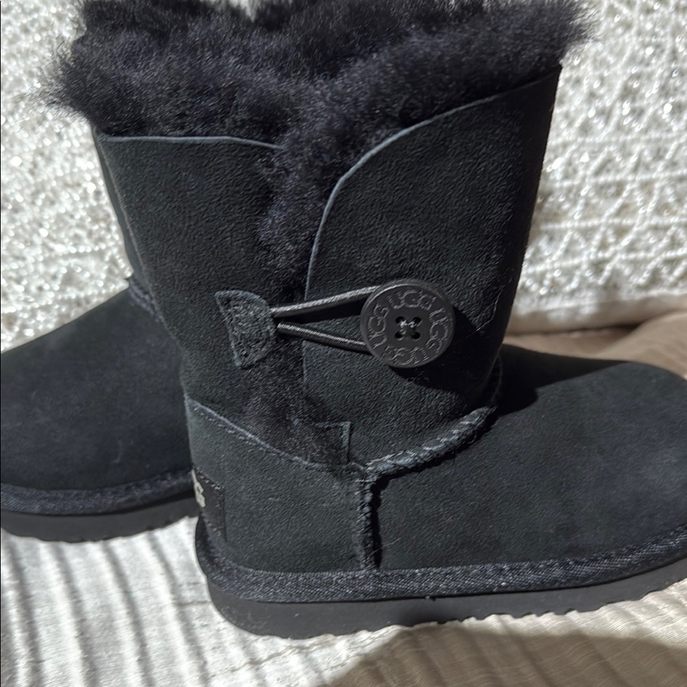 UGG T Bailey Black Sheepskin Boots